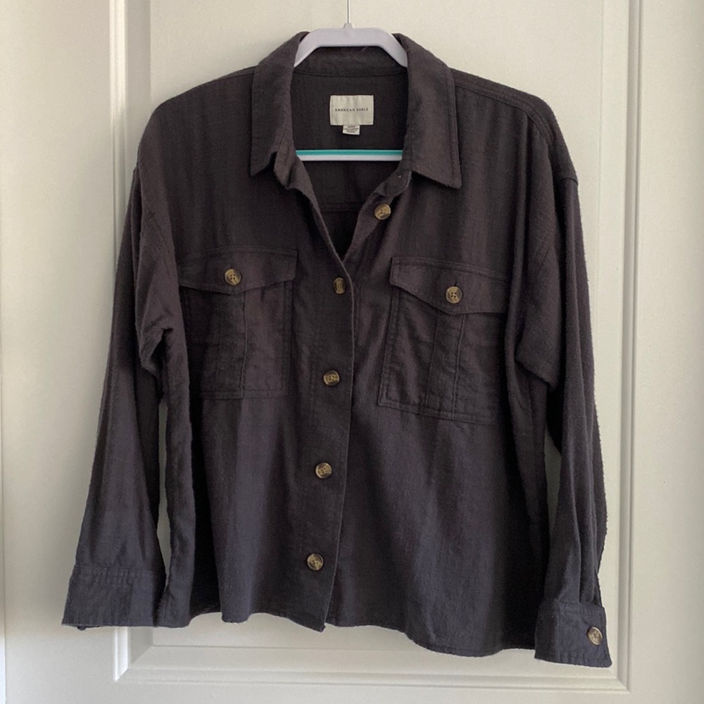 American Eagle Oversized Cropped Buttondown